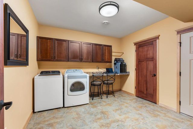 19 Savannah Parkway, Deerfield, WI 53531