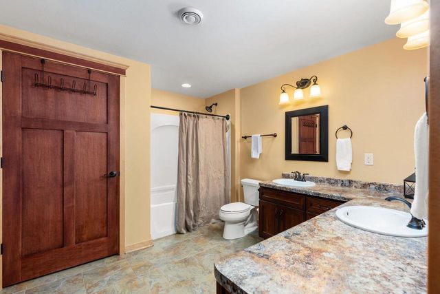 19 Savannah Parkway, Deerfield, WI 53531