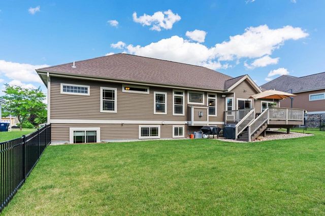 19 Savannah Parkway, Deerfield, WI 53531