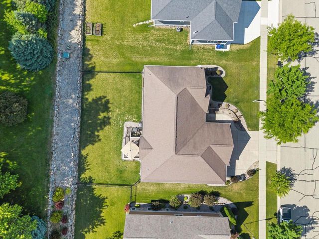 19 Savannah Parkway, Deerfield, WI 53531