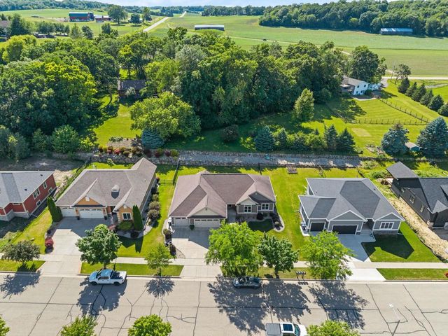 19 Savannah Parkway, Deerfield, WI 53531