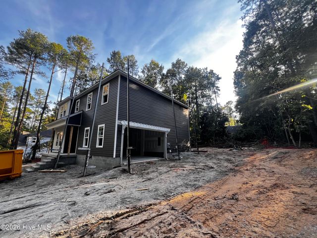 1822 E Indiana Avenue, Southern Pines, NC 28387