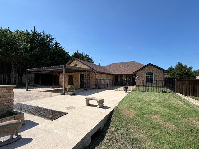 363 Willow Drive, Pottsboro, TX 75076