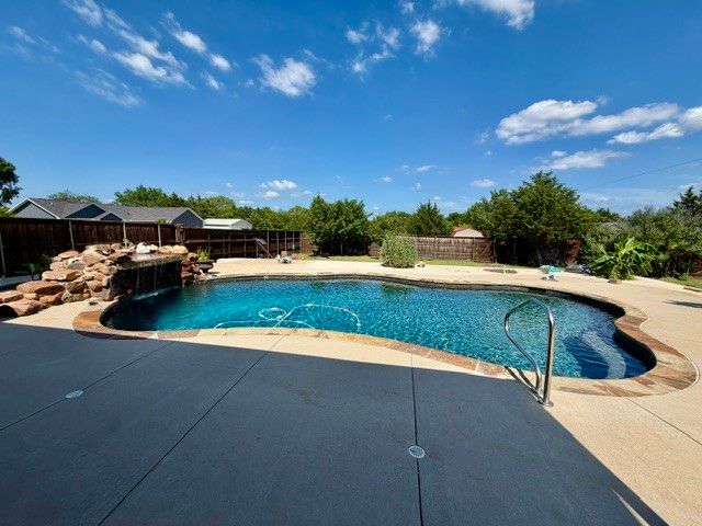 363 Willow Drive, Pottsboro, TX 75076