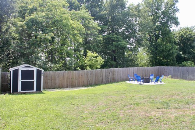 878 Burley Barn Rd, Clarksville, TN 37042