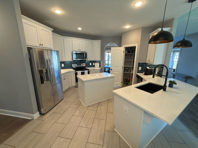 878 Burley Barn Rd, Clarksville, TN 37042