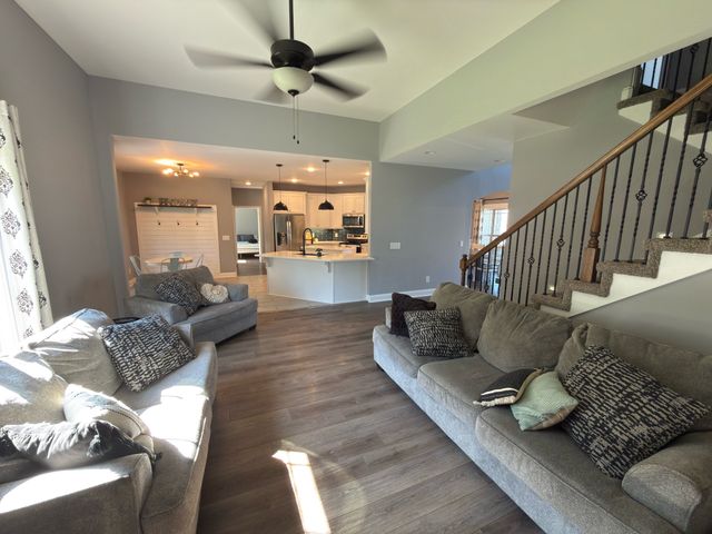 878 Burley Barn Rd, Clarksville, TN 37042