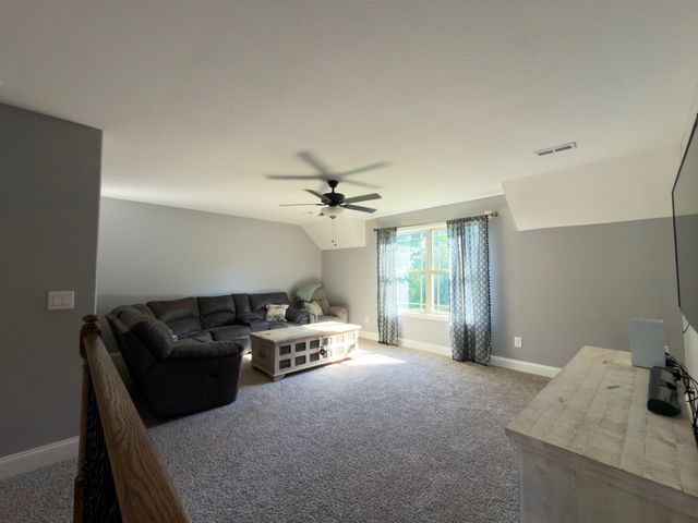 878 Burley Barn Rd, Clarksville, TN 37042