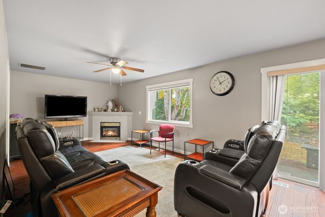 1236 29th Avenue Ct SW, Puyallup, WA 98373