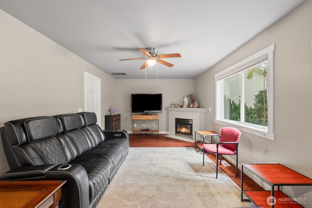 1236 29th Avenue Ct SW, Puyallup, WA 98373