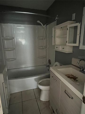 5808 N LOIS AVENUE, Tampa, FL 33614