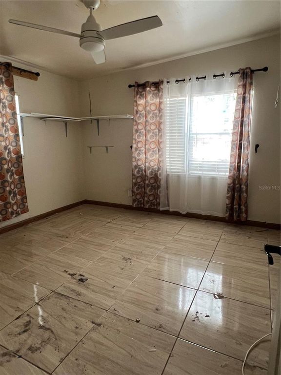 Image 14 of property listing at 5808 N LOIS AVENUE, Tampa, FL 33614