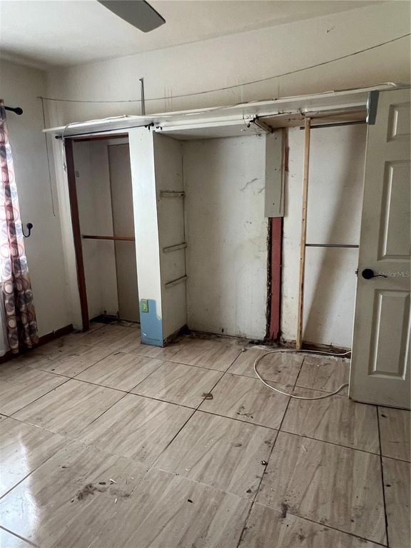 Image 15 of property listing at 5808 N LOIS AVENUE, Tampa, FL 33614