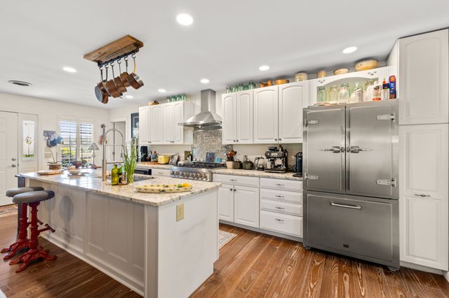 1050 Sunrise Cir, Ashland City, TN 37015
