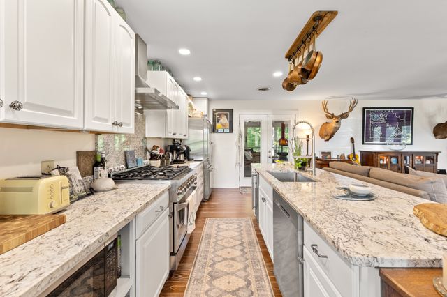 1050 Sunrise Cir, Ashland City, TN 37015