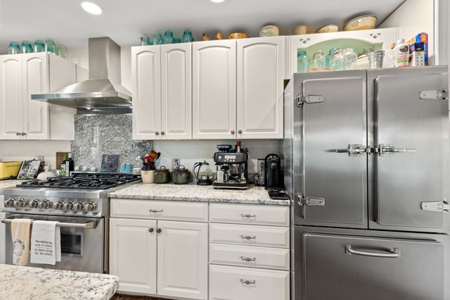 1050 Sunrise Cir, Ashland City, TN 37015