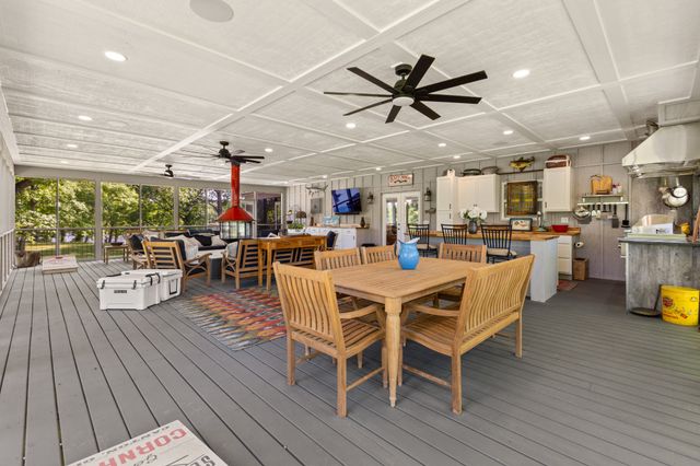 1050 Sunrise Cir, Ashland City, TN 37015
