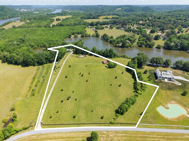 1050 Sunrise Cir, Ashland City, TN 37015