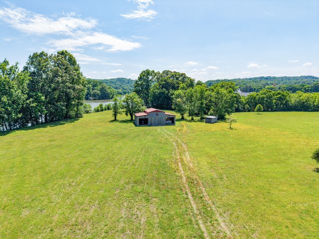 1050 Sunrise Cir, Ashland City, TN 37015