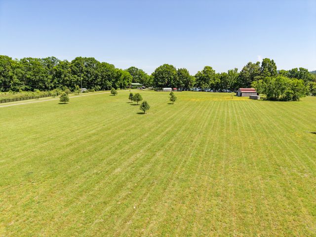 1050 Sunrise Cir, Ashland City, TN 37015