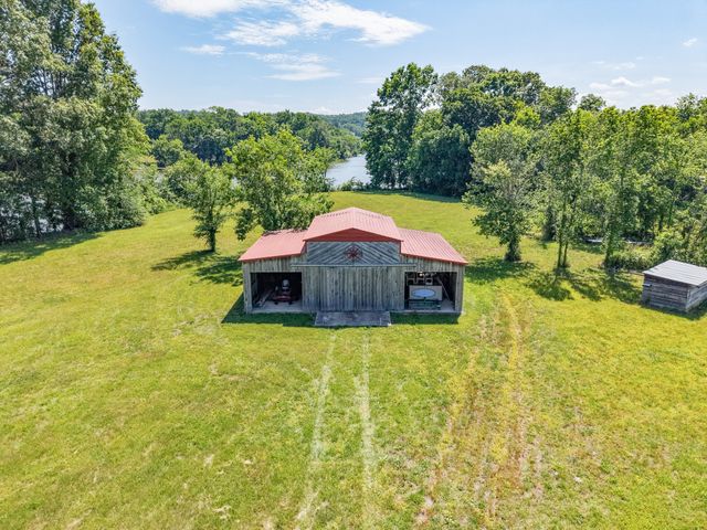 1050 Sunrise Cir, Ashland City, TN 37015