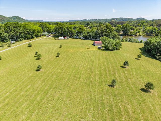 1050 Sunrise Cir, Ashland City, TN 37015