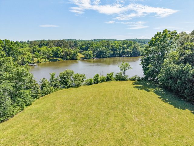1050 Sunrise Cir, Ashland City, TN 37015