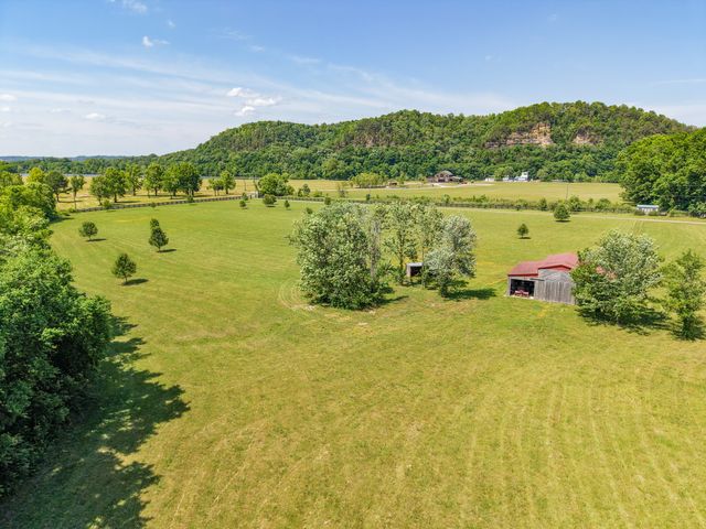 1050 Sunrise Cir, Ashland City, TN 37015