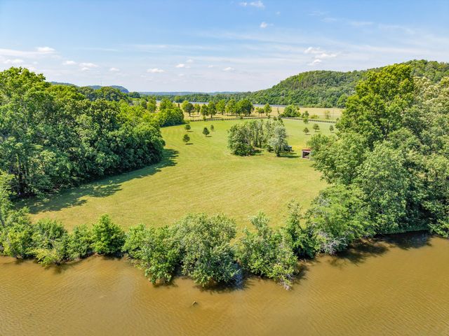 1050 Sunrise Cir, Ashland City, TN 37015