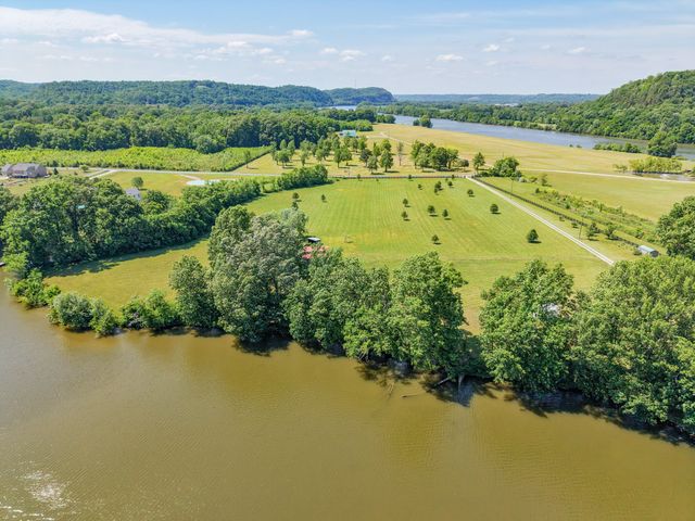 1050 Sunrise Cir, Ashland City, TN 37015