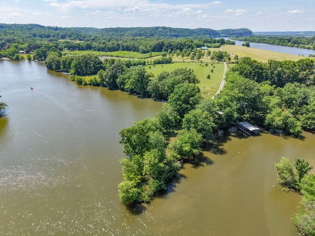 1050 Sunrise Cir, Ashland City, TN 37015