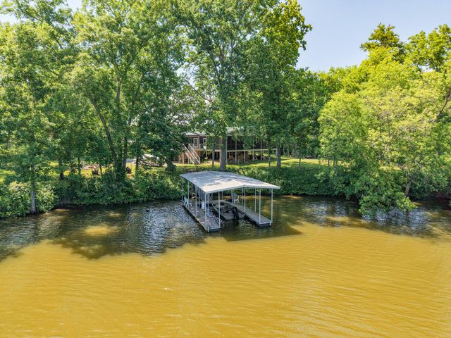 1050 Sunrise Cir, Ashland City, TN 37015