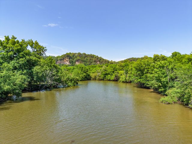 1050 Sunrise Cir, Ashland City, TN 37015