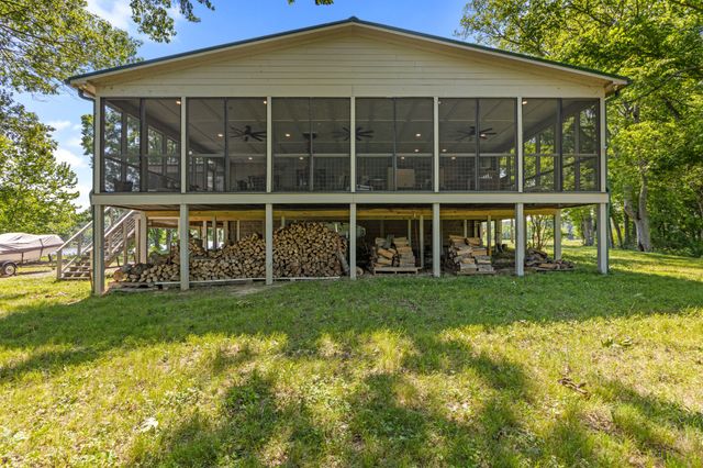 1050 Sunrise Cir, Ashland City, TN 37015