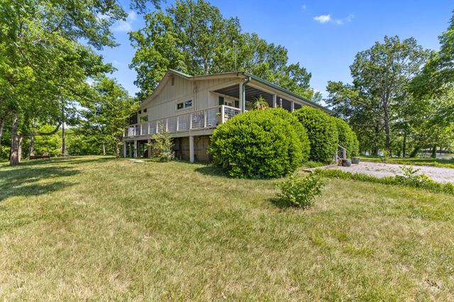 1050 Sunrise Cir, Ashland City, TN 37015