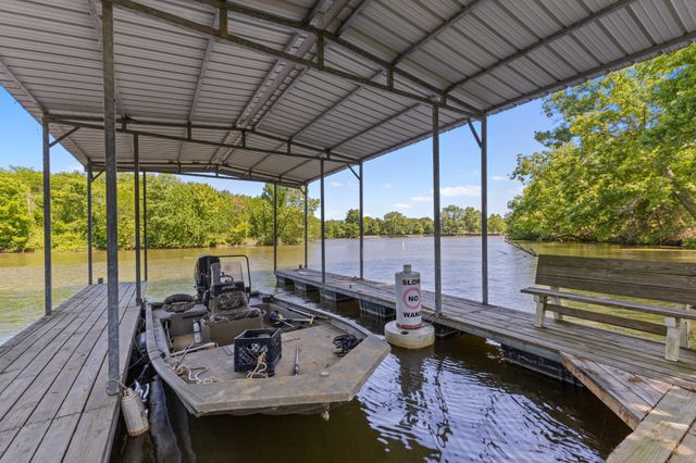 1050 Sunrise Cir, Ashland City, TN 37015