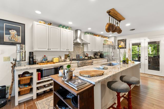 1050 Sunrise Cir, Ashland City, TN 37015