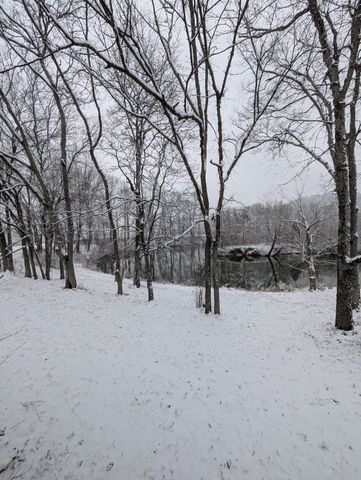 1050 Sunrise Cir, Ashland City, TN 37015
