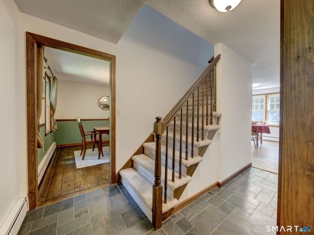 12 School House Hill, Burlington, CT 06013