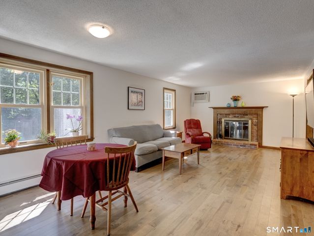 12 School House Hill, Burlington, CT 06013