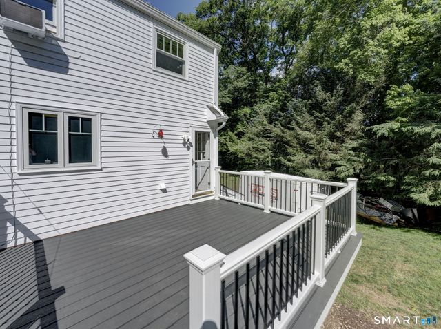 12 School House Hill, Burlington, CT 06013