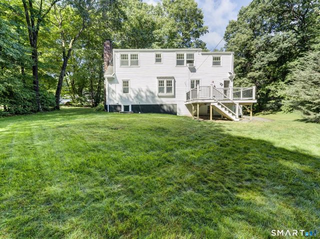 12 School House Hill, Burlington, CT 06013