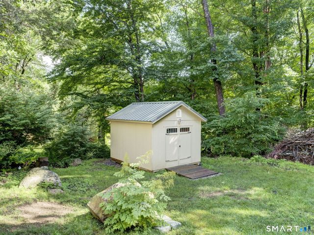 12 School House Hill, Burlington, CT 06013