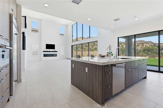 22801 Seaqua Circle, Chatsworth, CA 91311