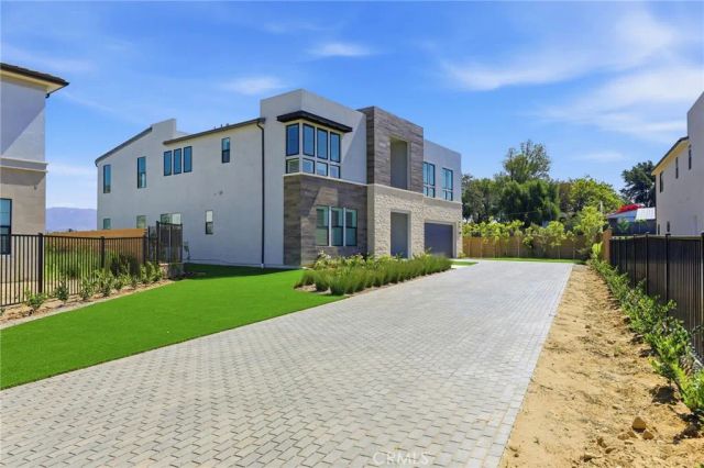 22801 Seaqua Circle, Chatsworth, CA 91311