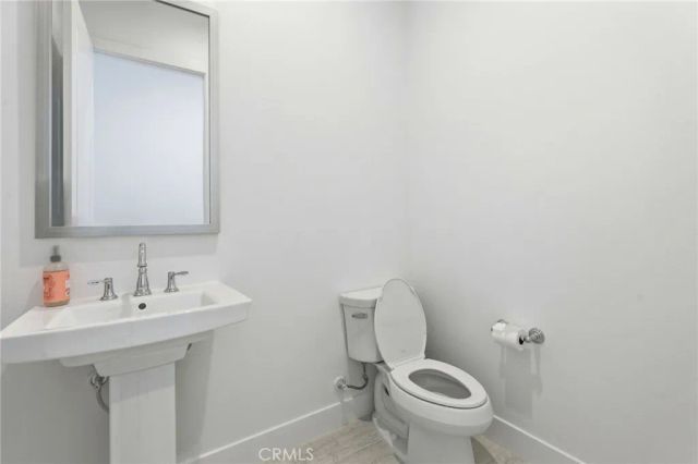 22801 Seaqua Circle, Chatsworth, CA 91311