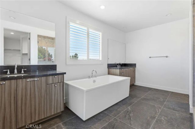 22801 Seaqua Circle, Chatsworth, CA 91311