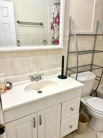 6940 NW 14th Court NW, Plantation, FL 33313