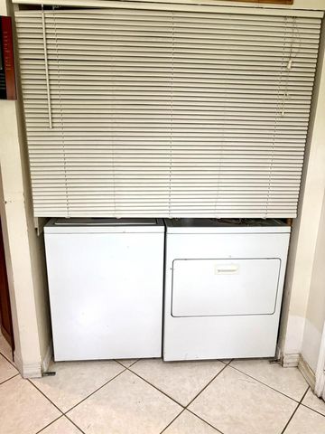 6940 NW 14th Court NW, Plantation, FL 33313