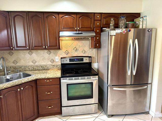 6940 NW 14th Court NW, Plantation, FL 33313